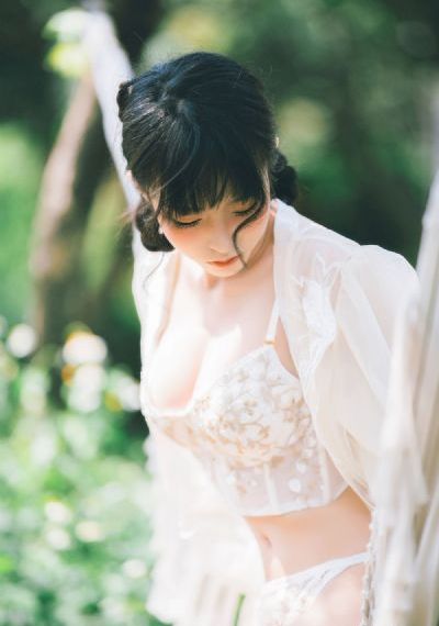 年轻女朋友